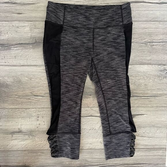 ATHLETA Womens Mind Over Mat Capri Sz Medium Gray Black Lattice Mesh - Picture 5 of 8